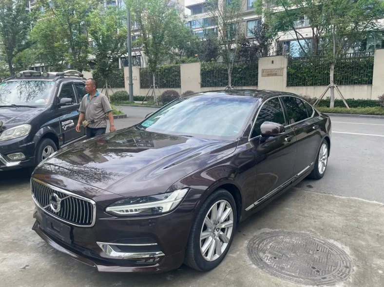 沃尔沃S90 正面外观三