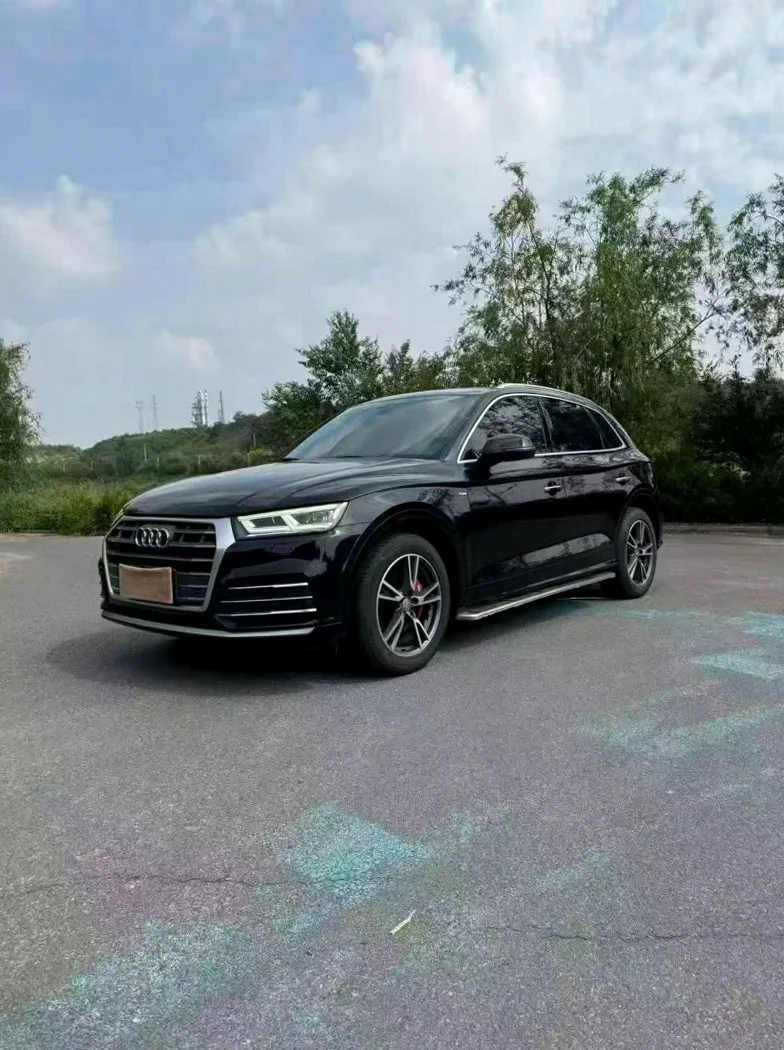 奥迪Q7 正面外观三