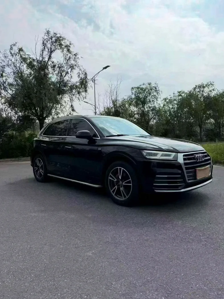 奥迪Q7 正面外观二