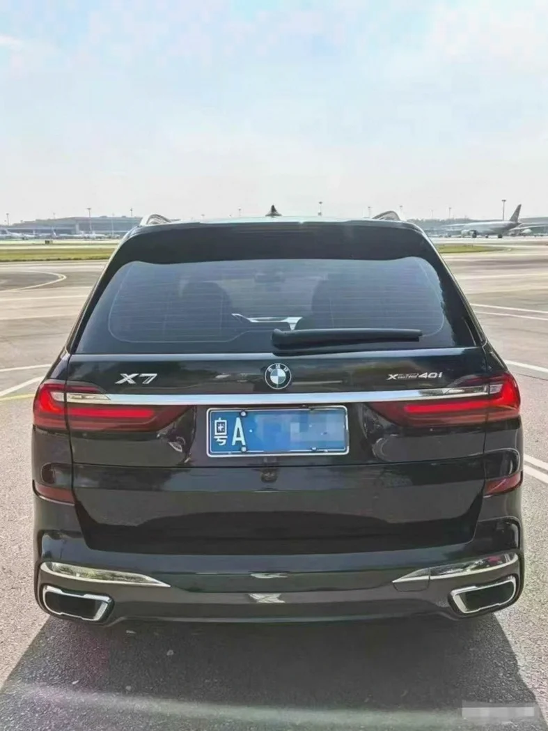 宝马X7 驾驶室