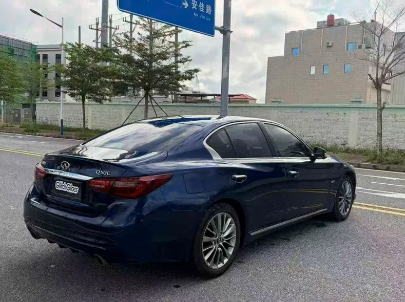 英菲尼迪Q50L 内饰后排
