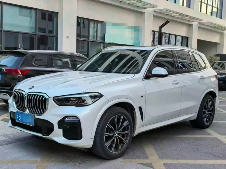 宝马X5 后面外观三