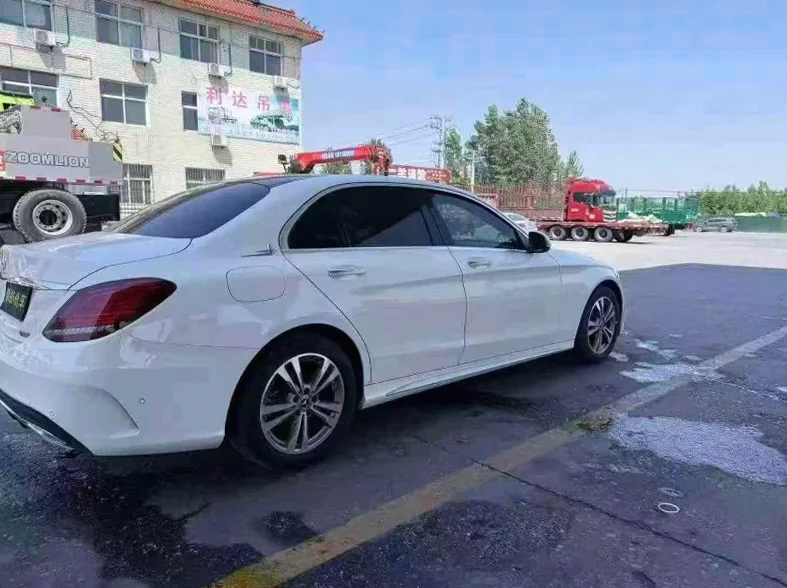 奔驰C 驾驶室