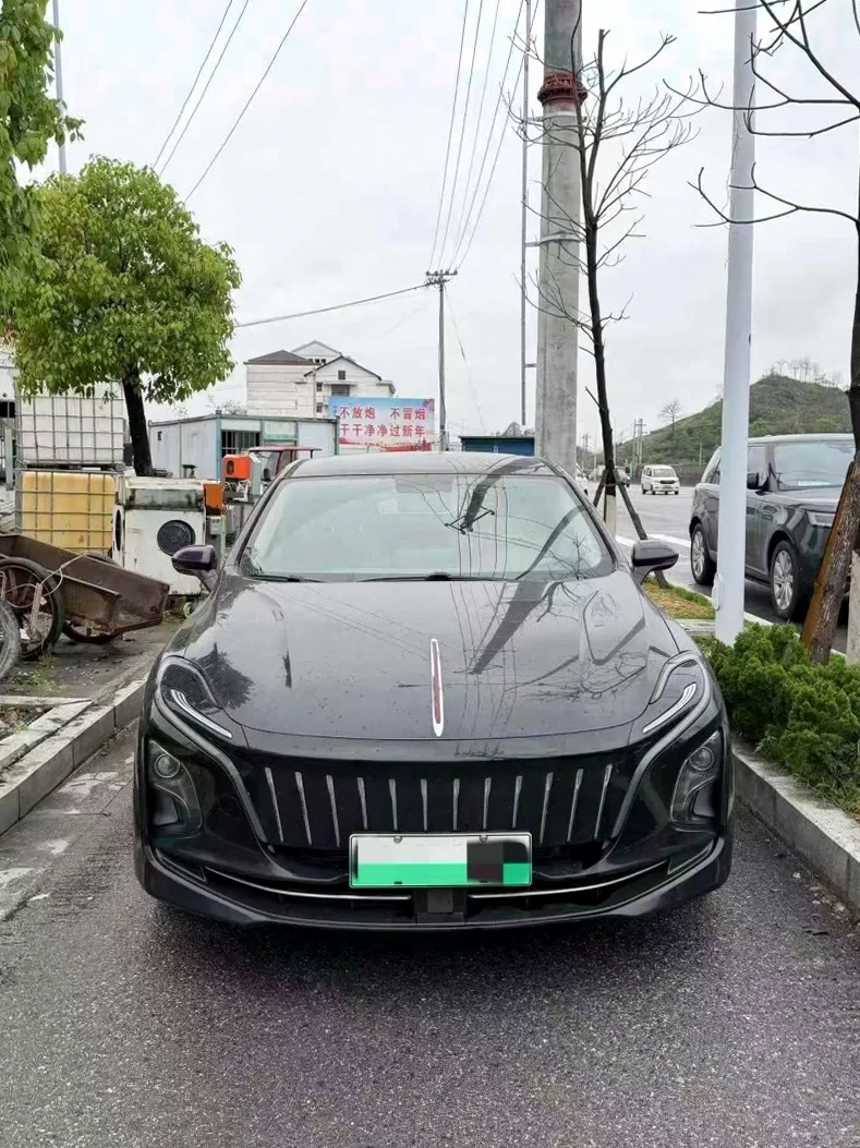 2021款 红旗 E-QM5 | 湘潭