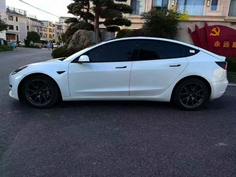 特斯拉MODEL 内饰后排