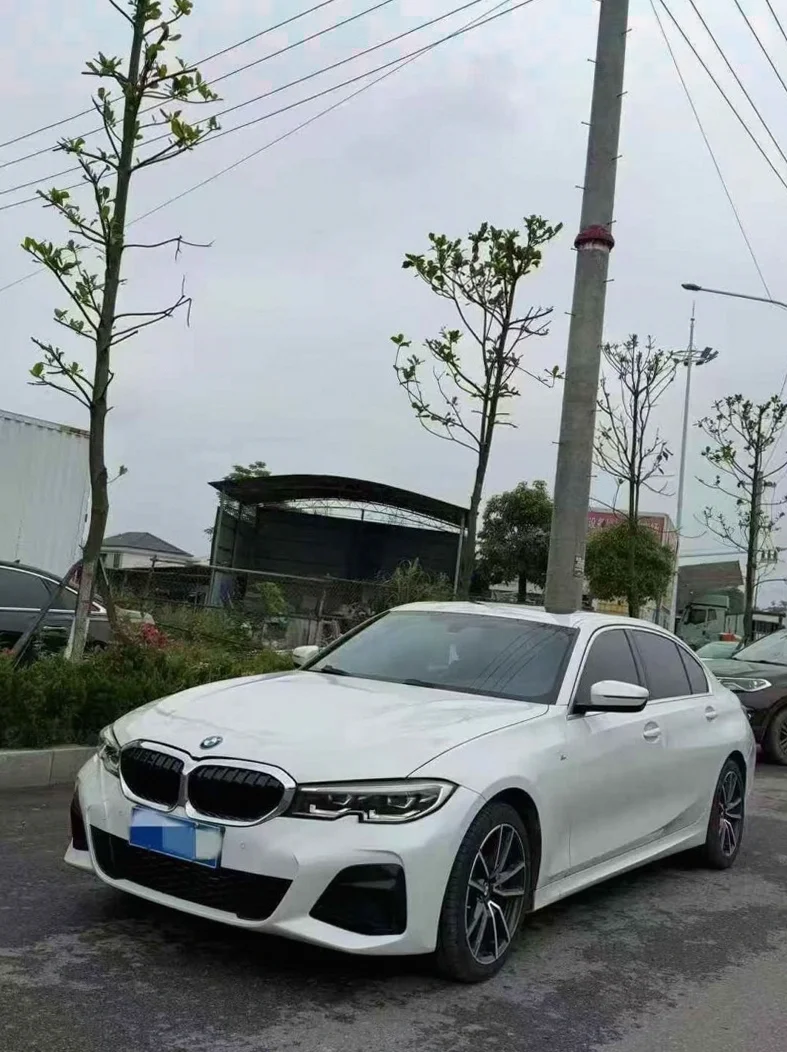 宝马3系 正面外观三