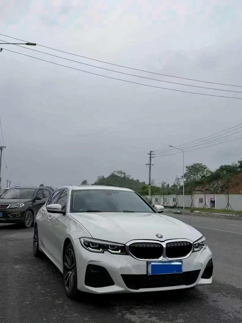 宝马3系 正面外观二