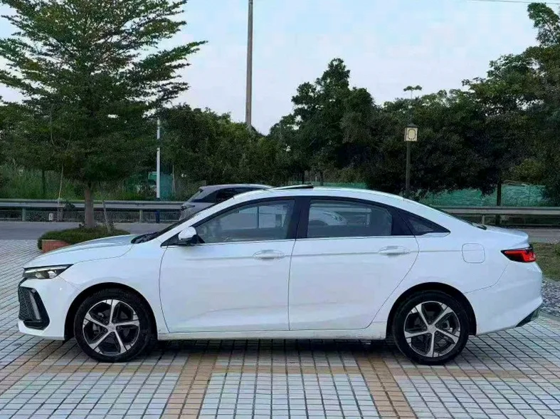 吉利星瑞 正面外观三