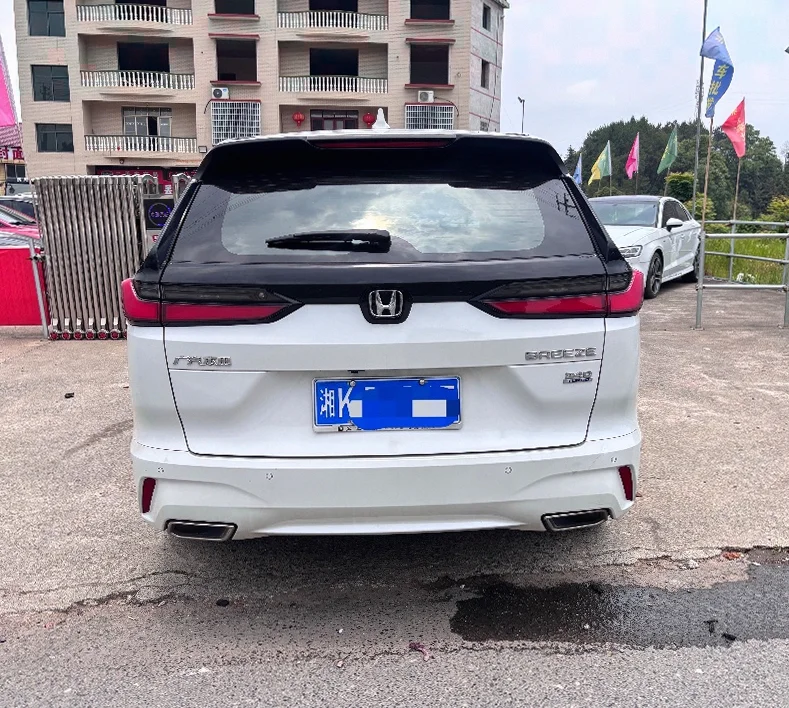 本田皓影 后面外观三