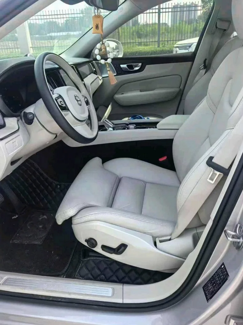沃尔沃XC60 驾驶室