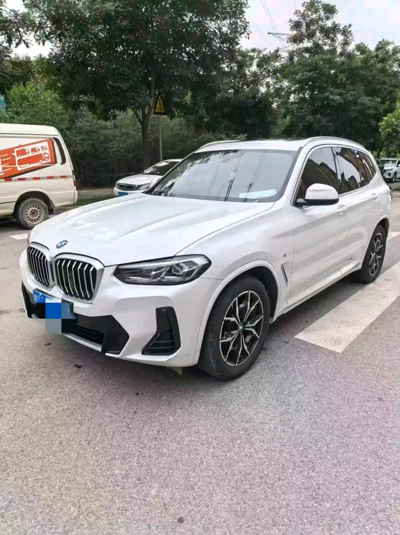 宝马X3 正面外观二