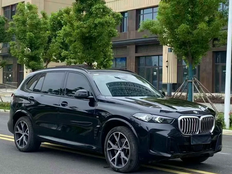 宝马X5 正面外观二