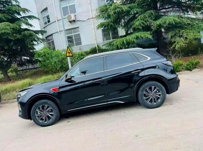 红旗HS5 后面外观三