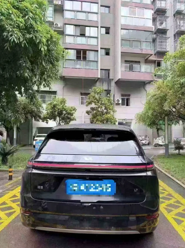 理想L7 驾驶室