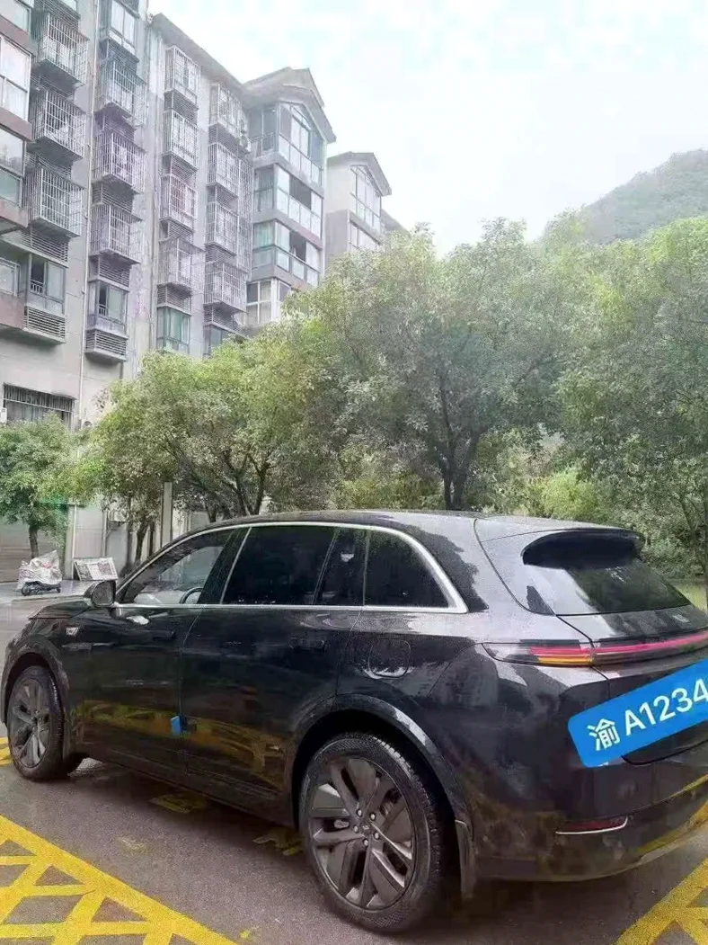 理想L7 内饰前排