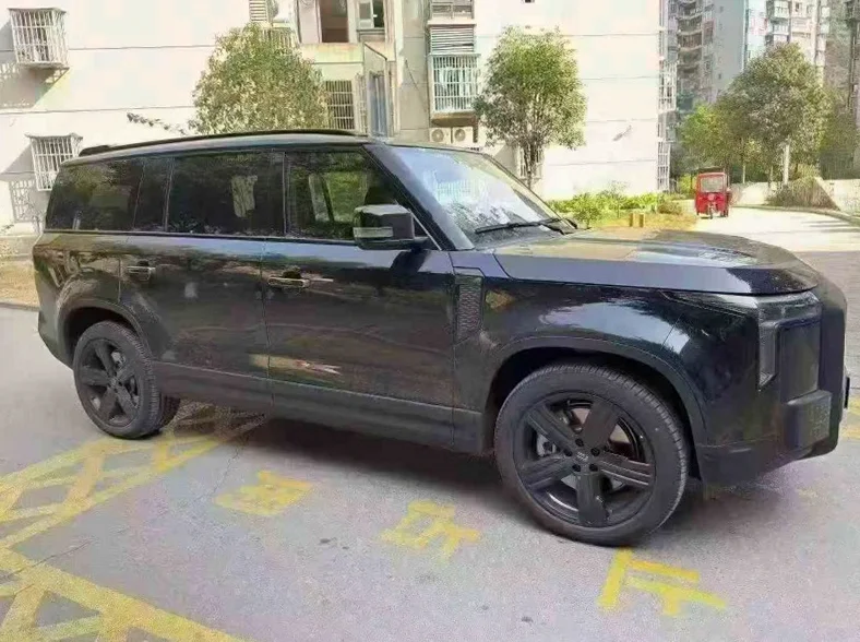 极石汽车01 后面外观一