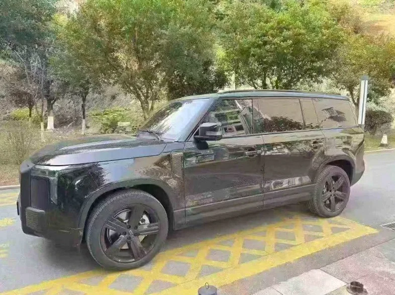 极石汽车01 正面外观三