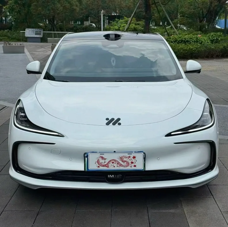 2025款 智己 L6 | 佛山