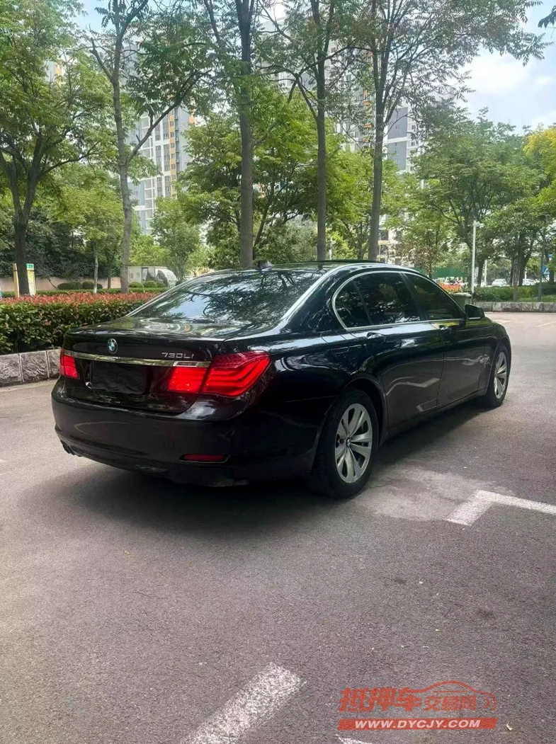 宝马7系 内饰后排