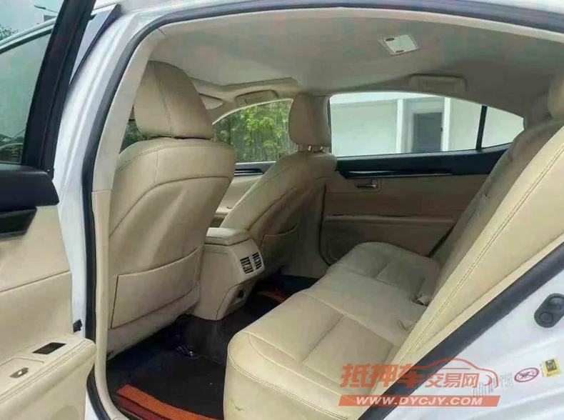 雷克萨斯ES 后面外观三