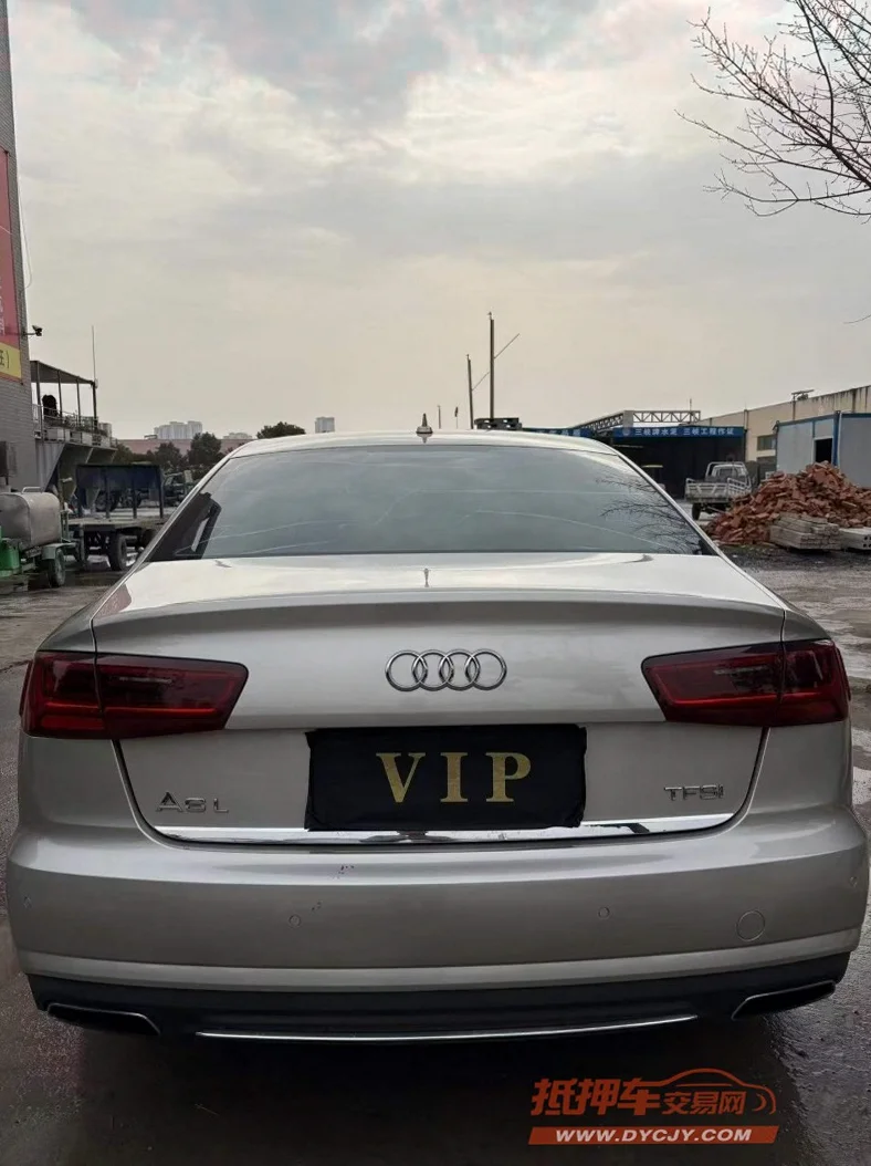 奥迪A6L 驾驶室