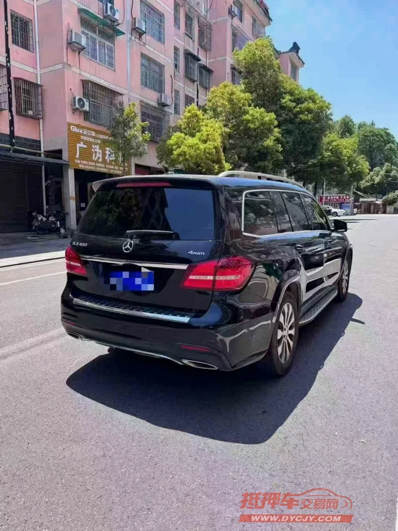 奔驰GLS 内饰前排