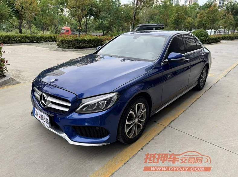 奔驰C 正面外观二