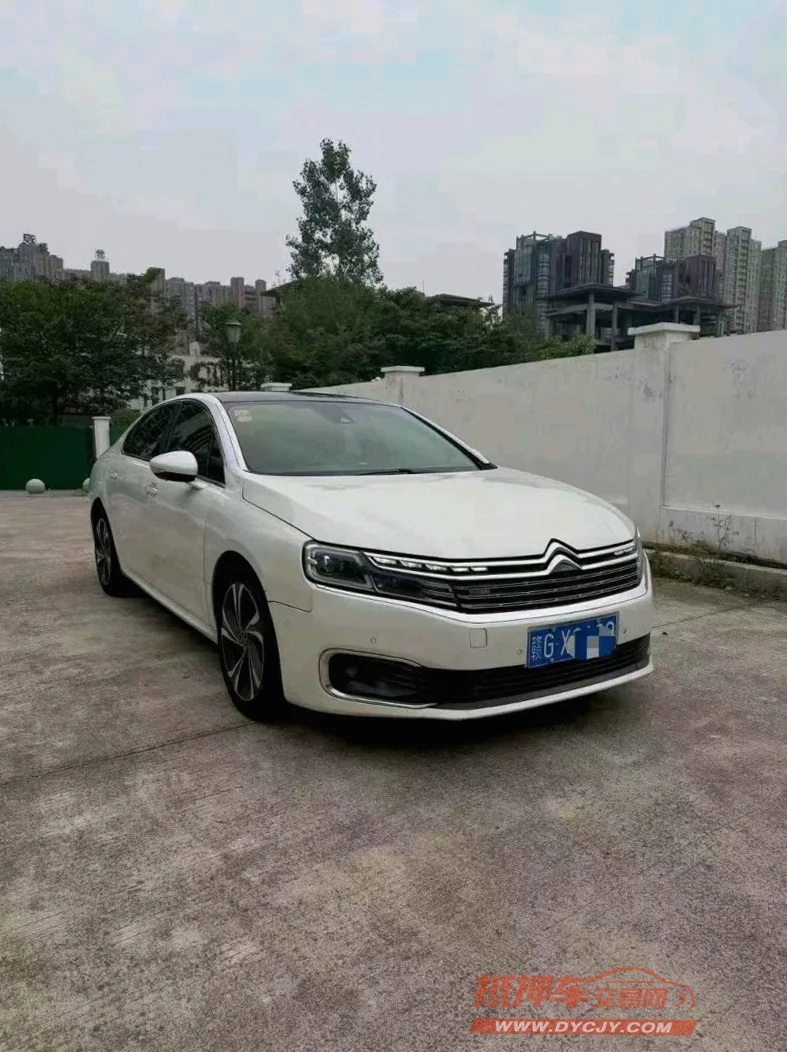 雪铁龙C6 正面外观三