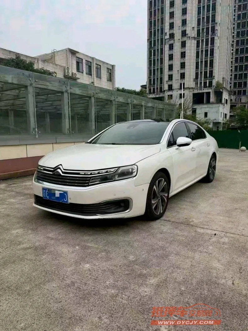 雪铁龙C6 正面外观二