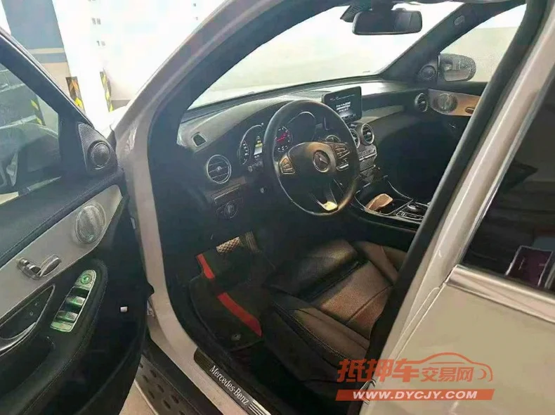 奔驰GLC 后面外观一