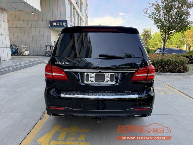 奔驰GLS 驾驶室
