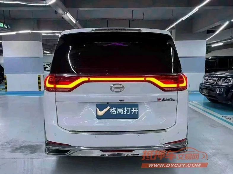 传祺M8 驾驶室