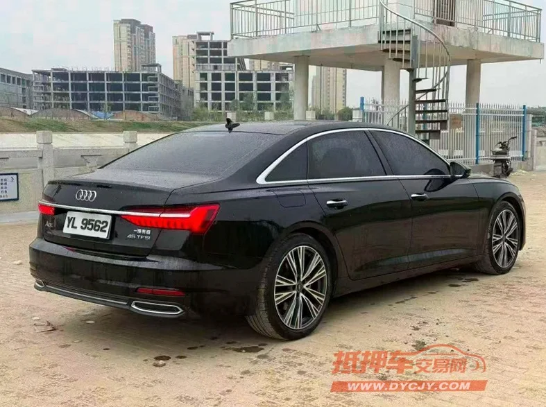 奥迪A6L 内饰前排