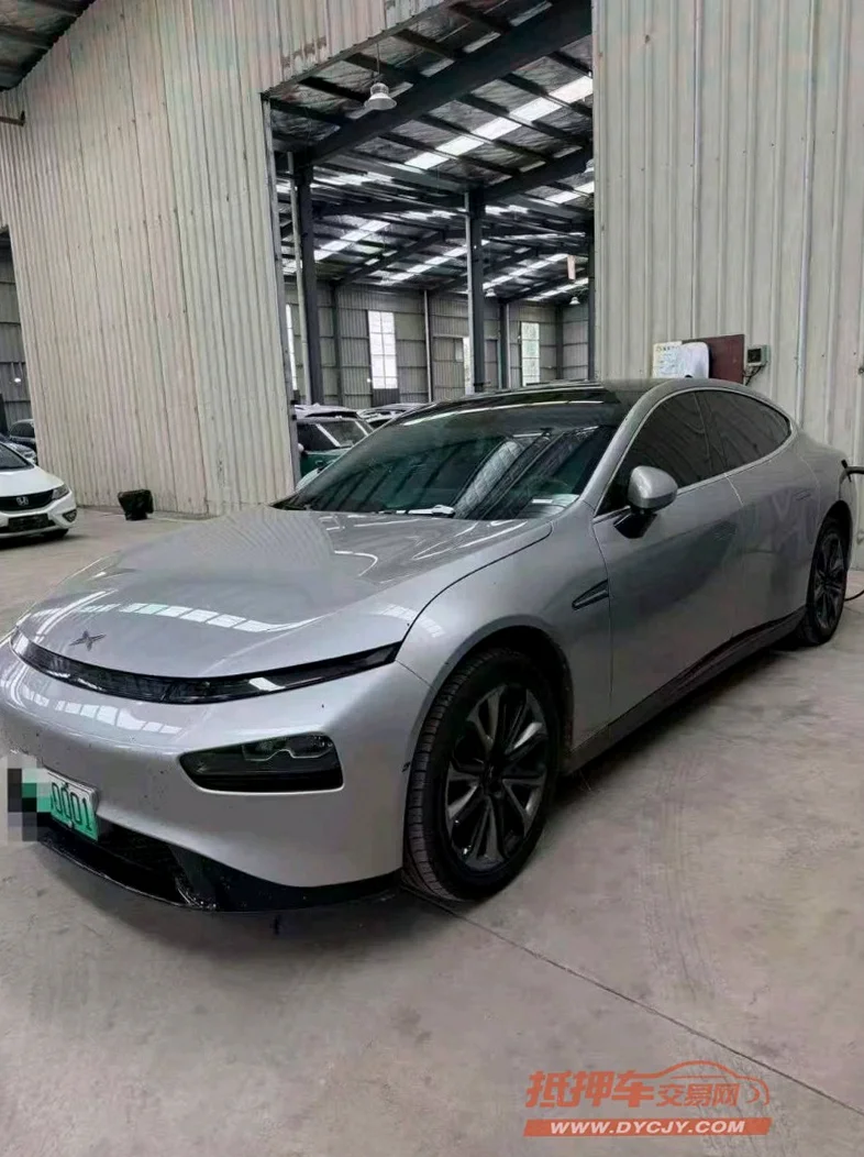 小鹏汽车p7 后面外观一