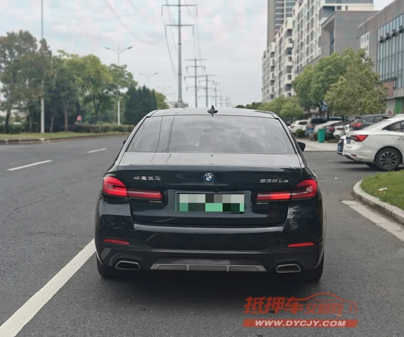 宝马5系 后面外观三