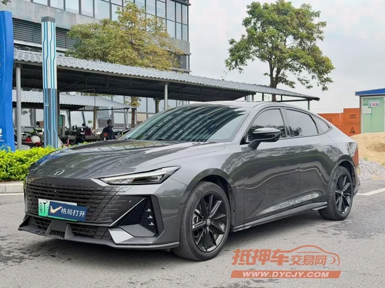 长安汽车UNI 正面外观三