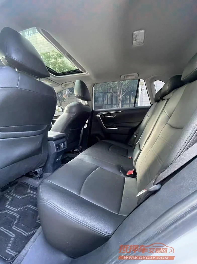 丰田RAV4荣放 后面外观二