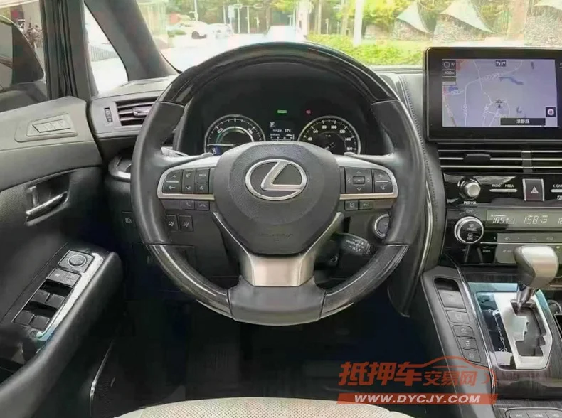 雷克萨斯LM300H 内饰前排