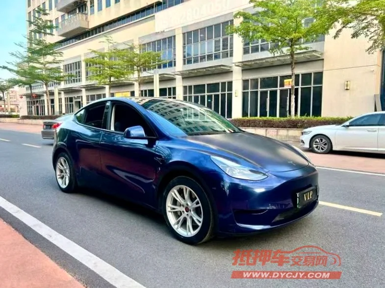 特斯拉MODEL 正面外观三