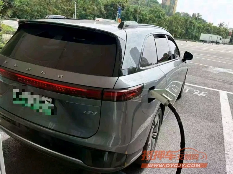 小鹏汽车G9 正面外观三