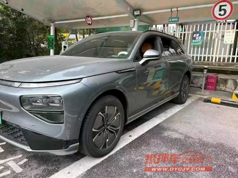 小鹏汽车G9 正面外观二