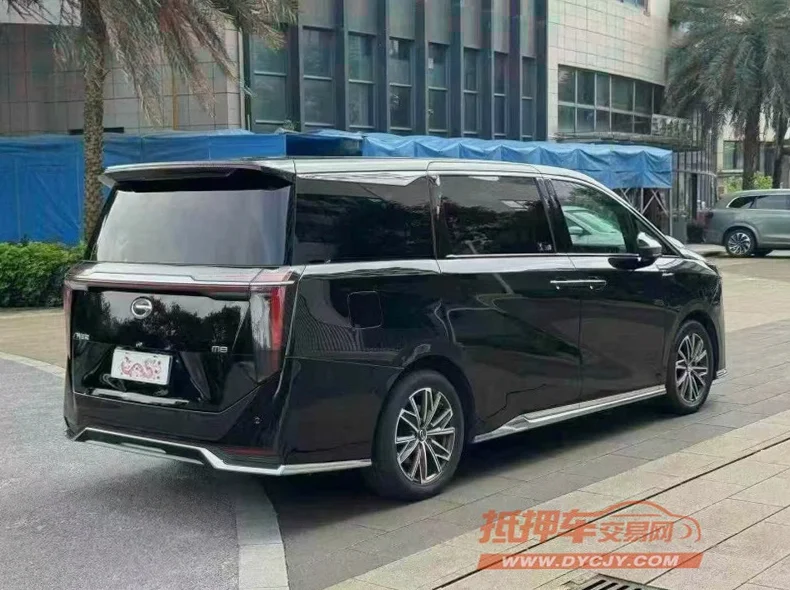 传祺M8 内饰后排