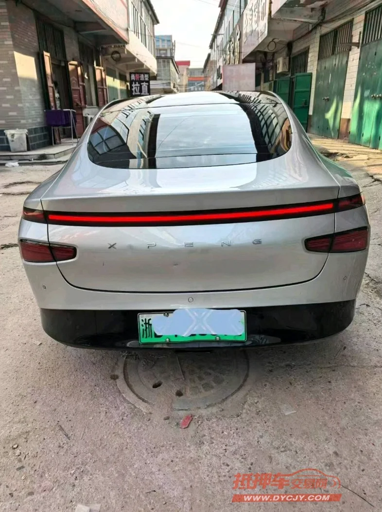 小鹏汽车p7 后面外观二