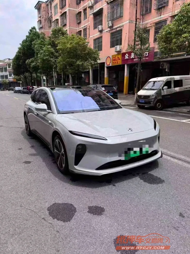 蔚来ET5 正面外观二