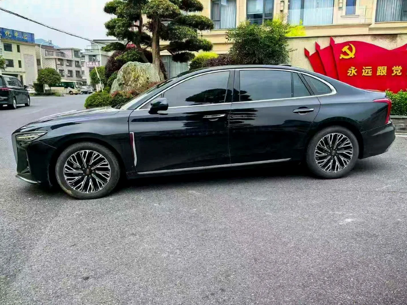 红旗H5 后面外观一