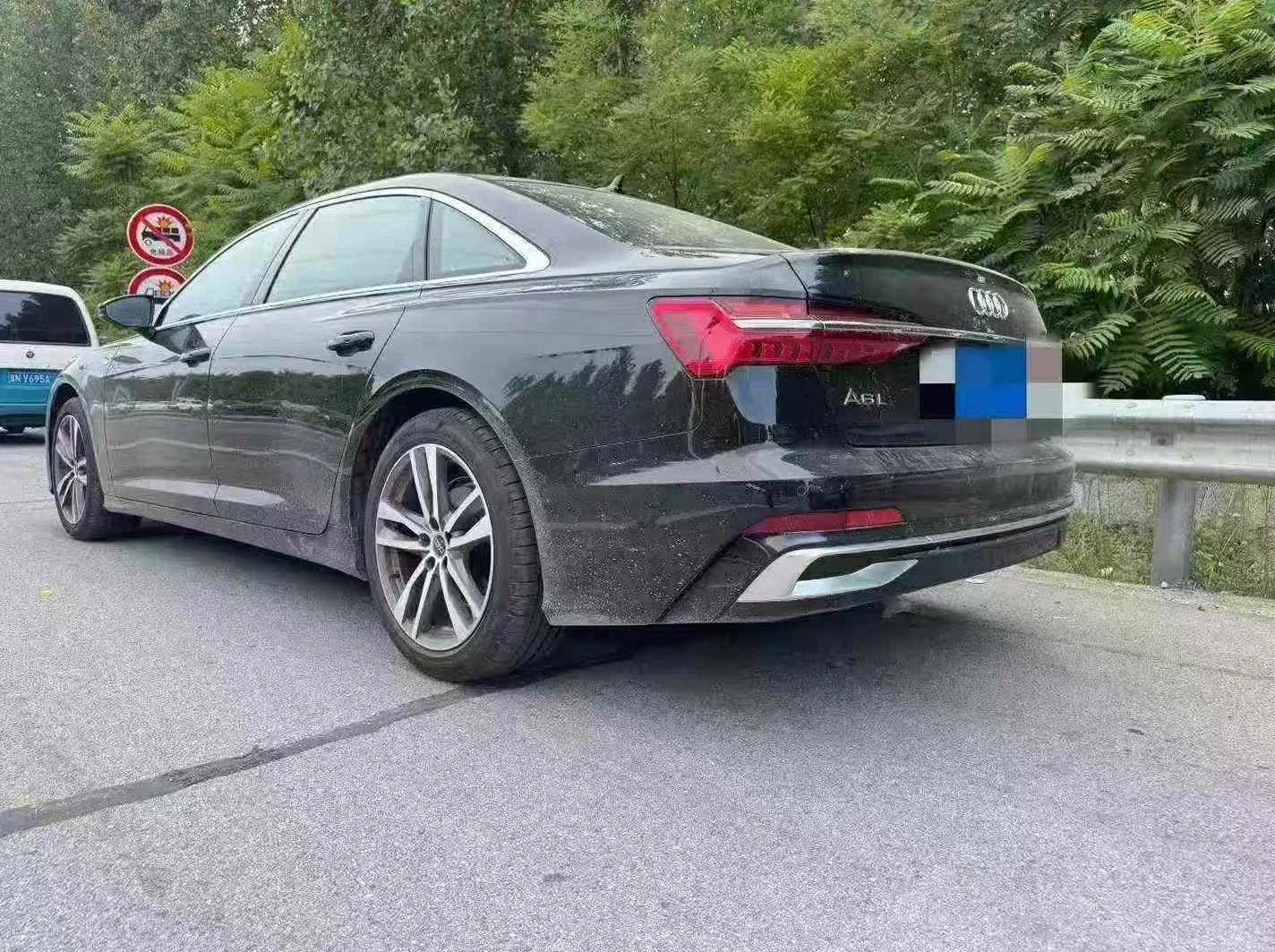 奥迪A6L 后面外观三