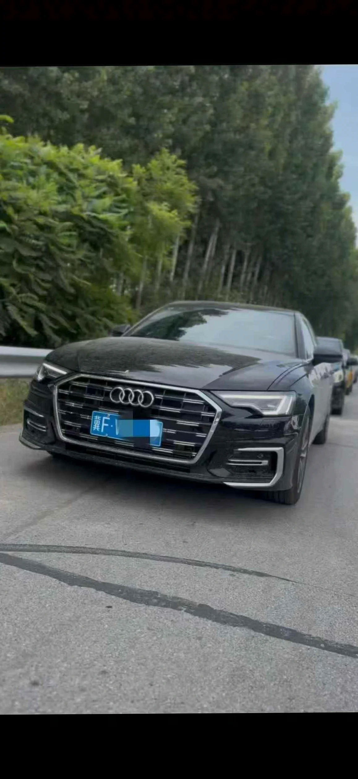 奥迪A6L 正面外观三