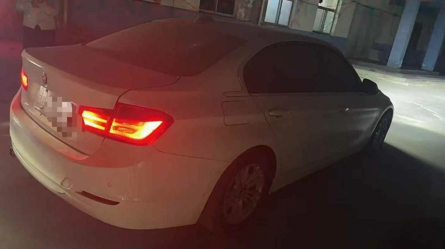 宝马3系 后面外观一