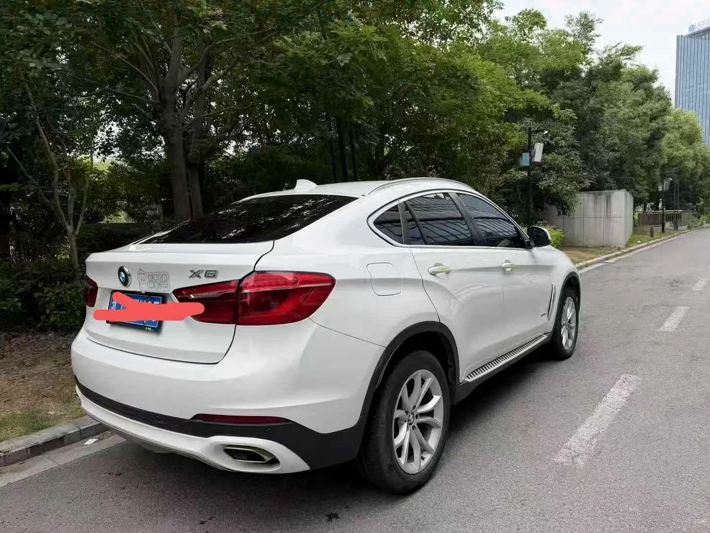 宝马X6 正面外观三