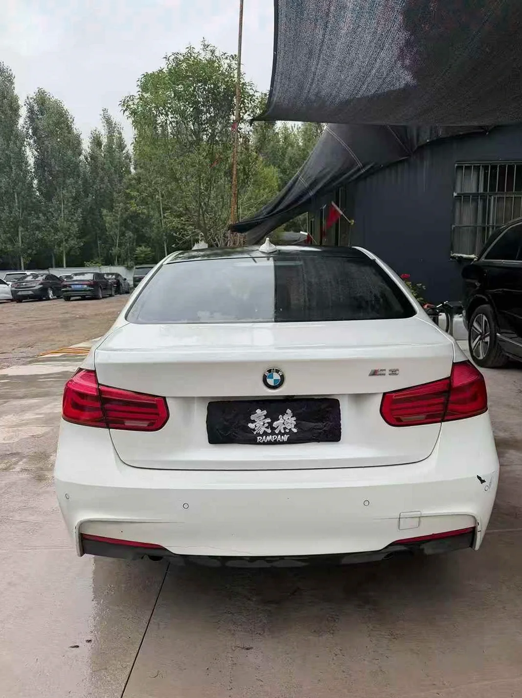 宝马3系 后面外观二
